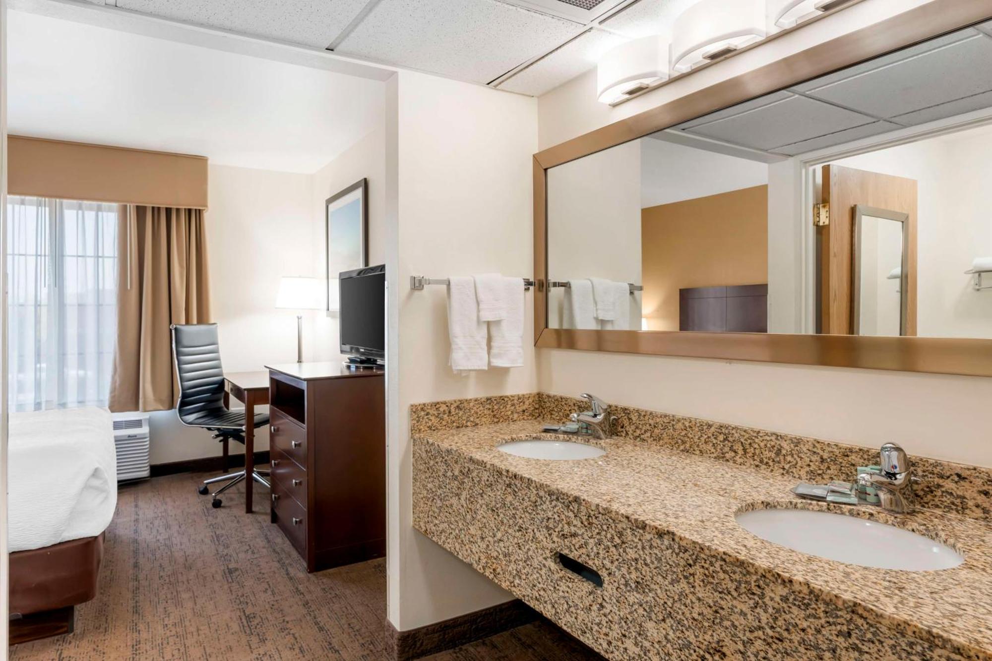 Best Western Yellowstone Crossing Laurel Bagian luar foto